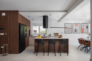 Contemporary Villa with Pool in Kaštel Stari