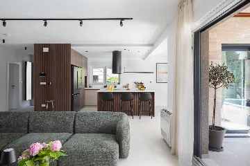 Contemporary Villa with Pool in Kaštel Stari