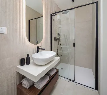 Contemporary Villa with Pool in Kaštel Stari