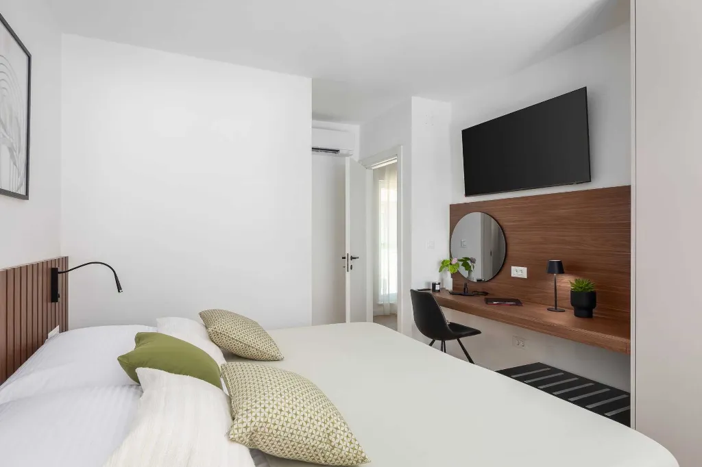 Contemporary Villa with Pool in Kaštel Stari