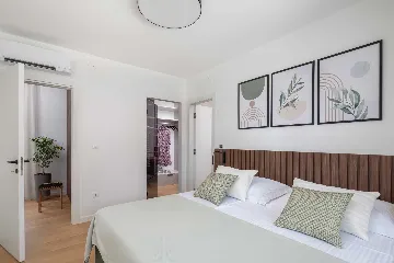 Contemporary Villa with Pool in Kaštel Stari