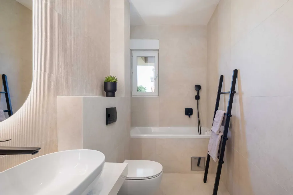 Contemporary Villa with Pool in Kaštel Stari