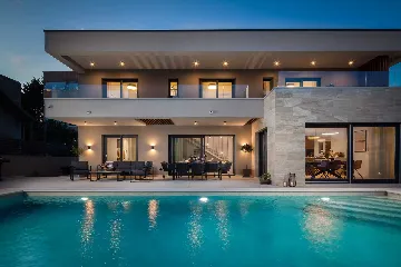 Contemporary Villa with Pool in Kaštel Stari