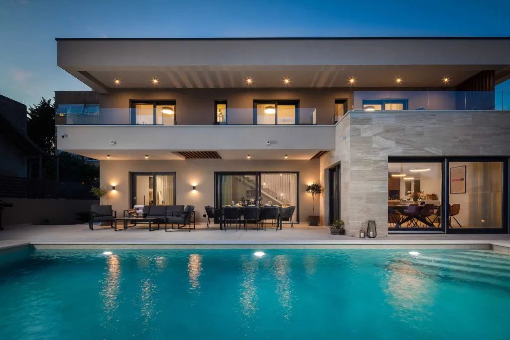 Contemporary Villa with Pool in Kaštel Stari