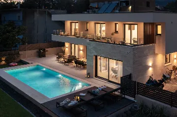 Contemporary Villa with Pool in Kaštel Stari