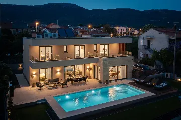 Contemporary Villa with Pool in Kaštel Stari