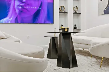 Modern Six-Bedroom Villa with Pool in Makarska