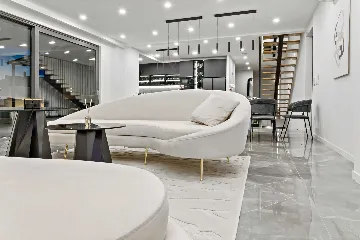 Modern Six-Bedroom Villa with Pool in Makarska