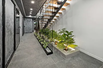 Modern Six-Bedroom Villa with Pool in Makarska