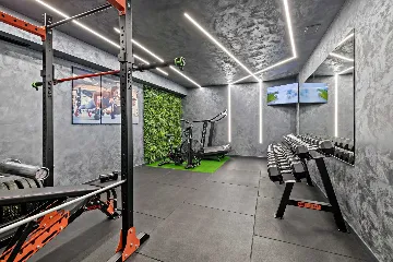 Modern Six-Bedroom Villa with Pool in Makarska