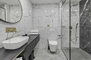 Modern Six-Bedroom Villa with Pool in Makarska