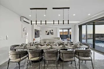 Modern Six-Bedroom Villa with Pool in Makarska