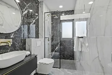 Modern Six-Bedroom Villa with Pool in Makarska