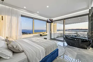 Modern Six-Bedroom Villa with Pool in Makarska