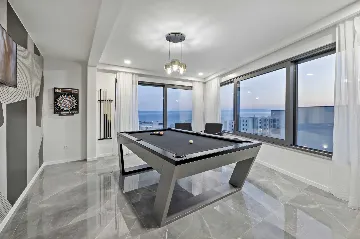 Modern Six-Bedroom Villa with Pool in Makarska