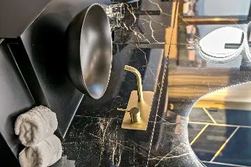 Modern Six-Bedroom Villa with Pool in Makarska