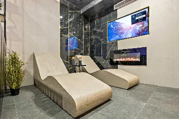 Modern Six-Bedroom Villa with Pool in Makarska