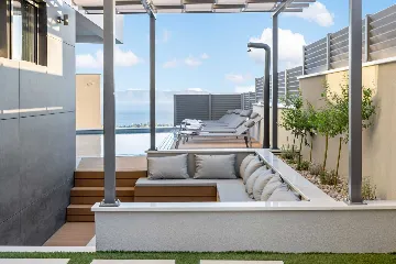 Modern Six-Bedroom Villa with Pool in Makarska