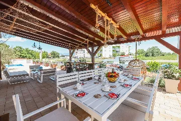 Modern Family Villa with Pool in Nin