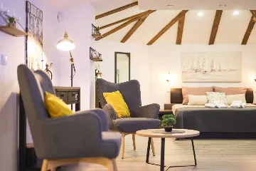 Modern Family Villa with Pool in Nin