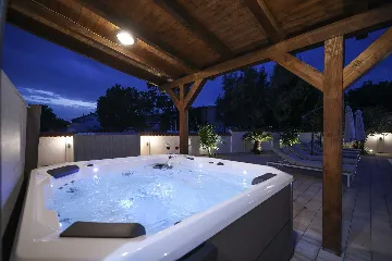 Modern Family Villa with Pool in Nin