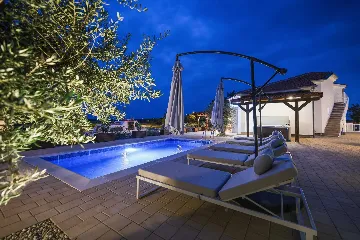 Modern Family Villa with Pool in Nin