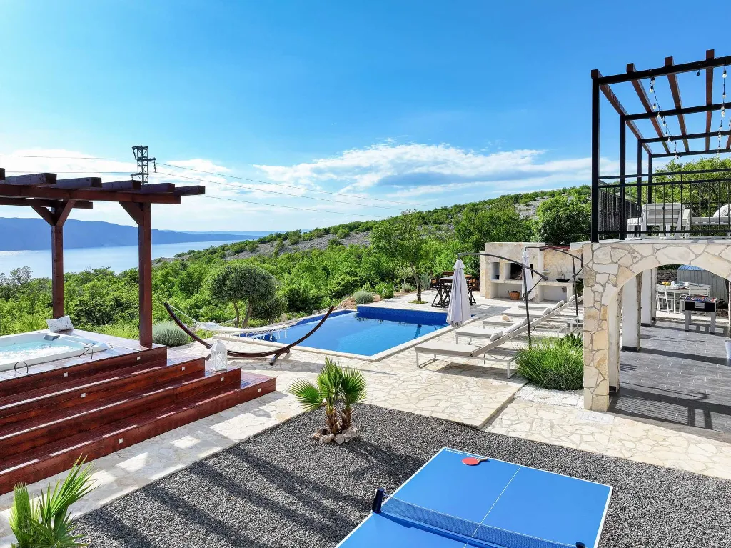 Modern Family Villa with Pool in Senj