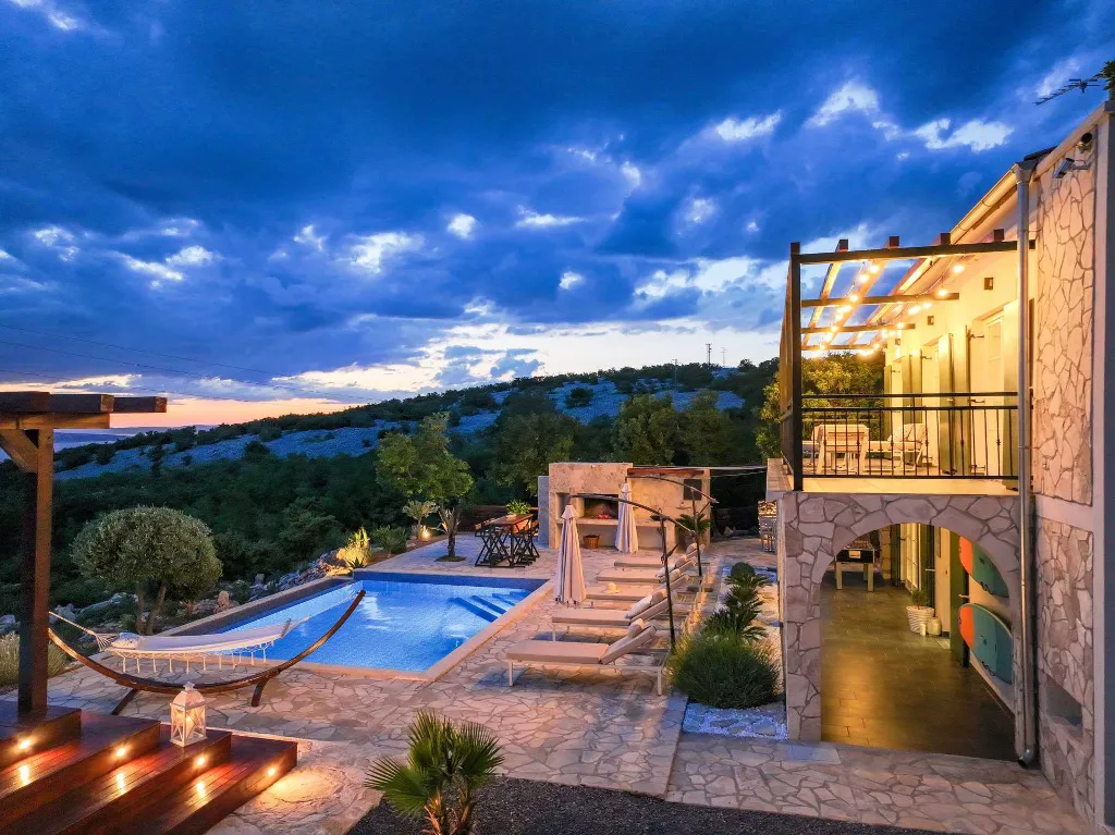 Modern Family Villa with Pool in Senj