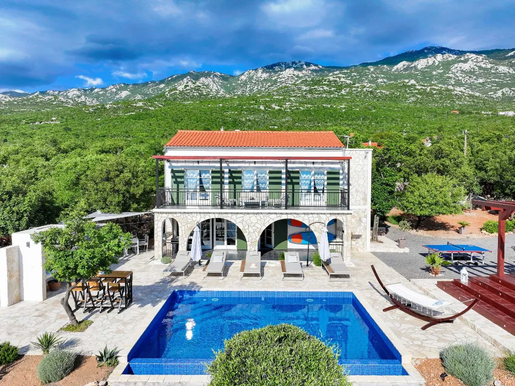 Modern Family Villa with Pool in Senj