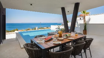 Modern Family Villa with Pool near Primošten