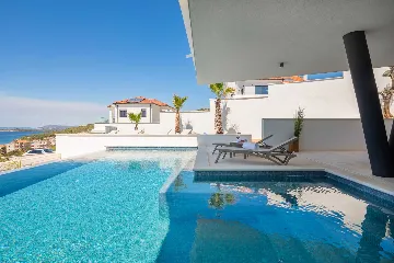 Modern Family Villa with Pool near Primošten