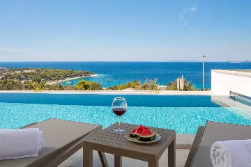 Modern Family Villa with Pool near Primošten