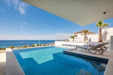 Modern Family Villa with Pool near Primošten