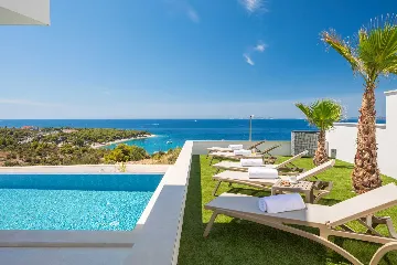 Modern Family Villa with Pool near Primošten