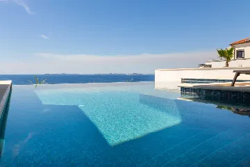 Modern Family Villa with Pool near Primošten