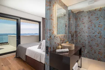 Modern Family Villa with Pool near Primošten