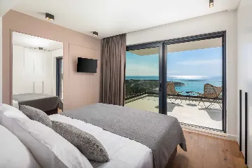 Modern Family Villa with Pool near Primošten