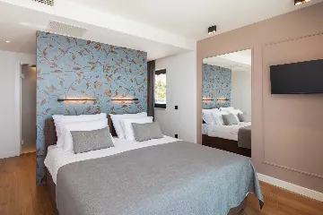 Modern Family Villa with Pool near Primošten