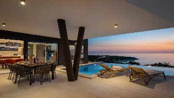 Modern Family Villa with Pool near Primošten