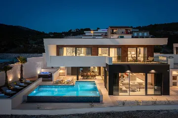 Modern Family Villa with Pool near Primošten