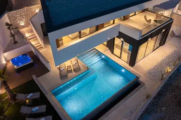Modern Family Villa with Pool near Primošten