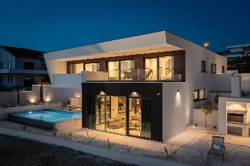 Modern Family Villa with Pool near Primošten