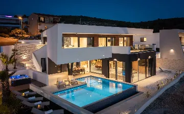 Modern Family Villa with Pool near Primošten