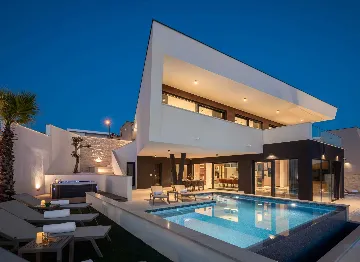 Modern Family Villa with Pool near Primošten