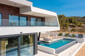 Modern Sea View Villa with Pool in Primošten