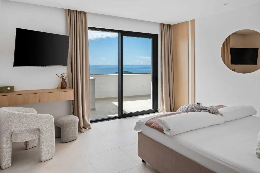 Modern Villa Retreat with Pool in Rogoznica
