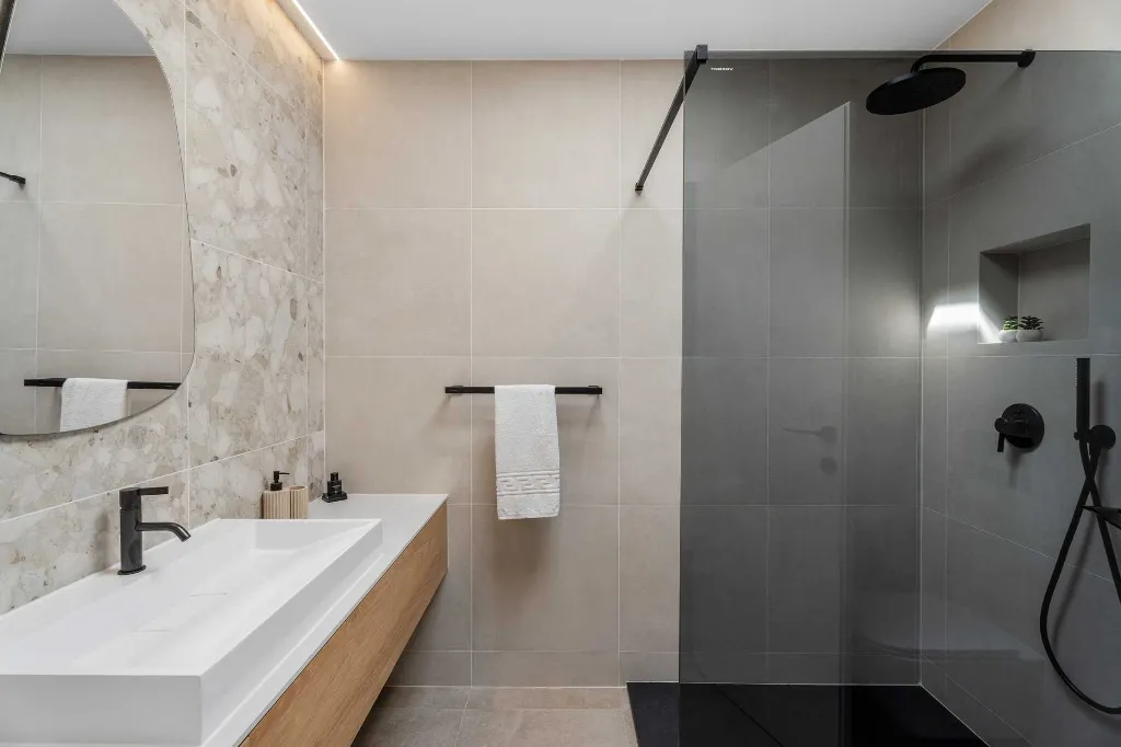Modern Villa Retreat with Pool in Rogoznica
