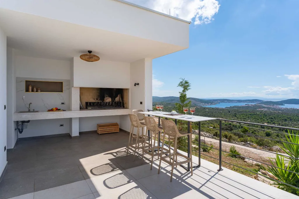 Modern Villa Retreat with Pool in Rogoznica