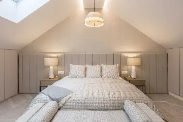 Modern Seaside Villa with Pool in Sutivan