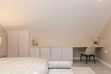 Modern Seaside Villa with Pool in Sutivan